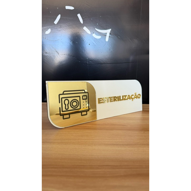 Placa Sinalização Para Portas com MDF e Acrílico Espelhado 10x30cm - Imagem 3